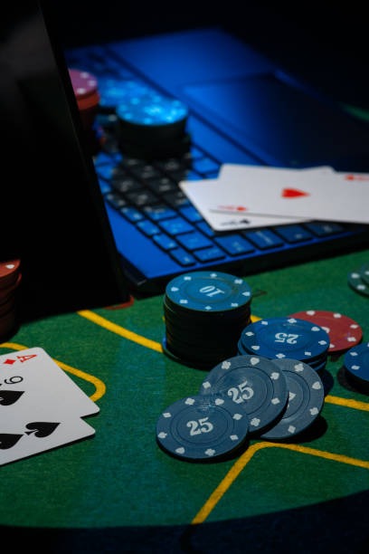 Live blackjack table with dealer and betting interface at suarabet89